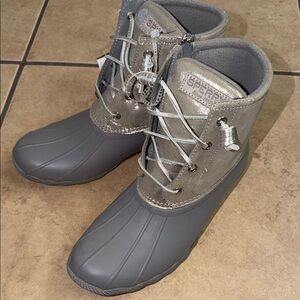 Sperry Women's Metallic Gray Winter Boots
